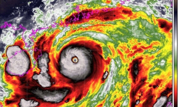 Mắt siêu bão Yagi thay đổi đáng sợ thế nào?