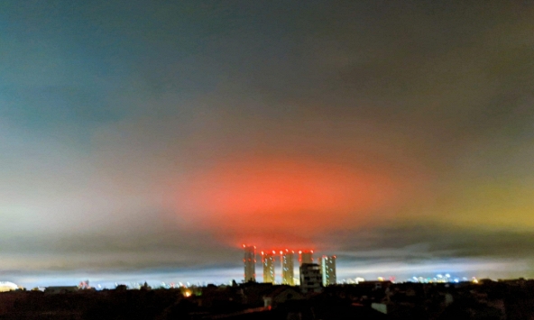 Hình ảnh lạ trên bầu trời khi tâm bão số 3 đang ở Hà Nội, gió bỗng lặng bất thường