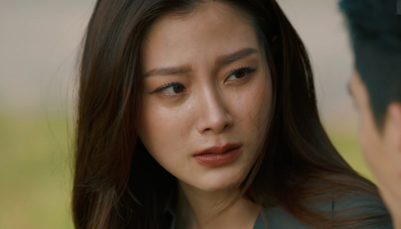 'Thiên sứ tội lỗi': Baifern Pimchanok suýt bị tạt axit, xuất hiện cảnh nóng dung tục ở hồ bơi 