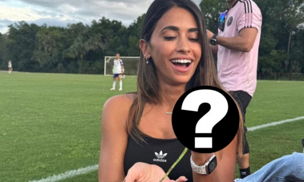 Bà xã Messi gặp một con vật đặc biệt khi đến xem quý tử thi đấu, thoải mái chạm vào dù nhiều người có thể sợ hãi