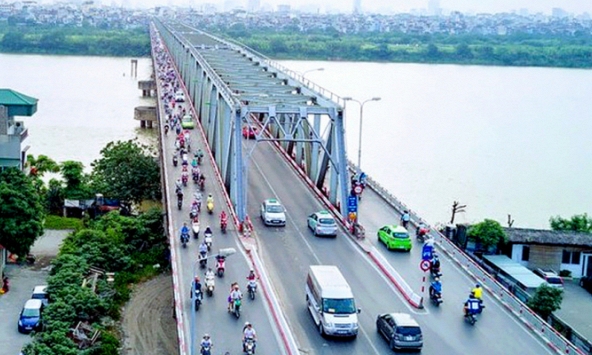 Hà Nội hạn chế phương tiện qua cầu Chương Dương
