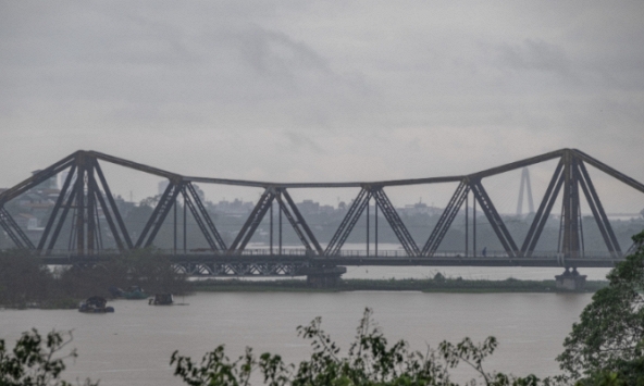 Hình ảnh khu vực cầu Long Biên khi nước sông Hồng dâng lên cao nhất 20 năm qua