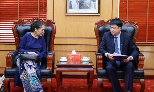 VAST đề nghị UNESCO tiếp tục bảo trợ hoạt động của hai Trung tâm khoa học dạng II về Toán học và Vật lý