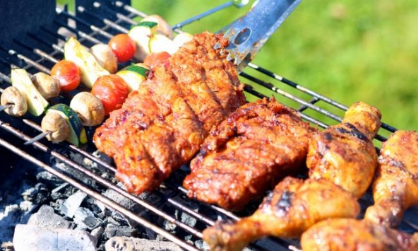 Ăn thịt nướng kiểu 'độc lạ', mẹ mắc ung thư phổi, con bị ung thư ruột