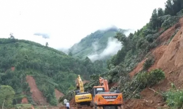 Thêm vụ sạt lở đất ở Lào Cai vùi lấp 8 ngôi nhà, 18 người chết và mất tích