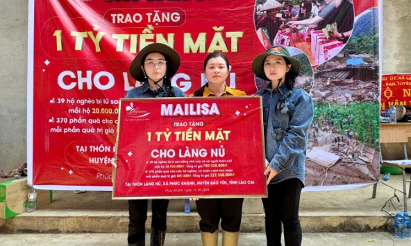 'Bà trùm thẩm mỹ viện' Mailisa công khai trao tận tay 1 tỷ tiền mặt cho bà con làng Nủ