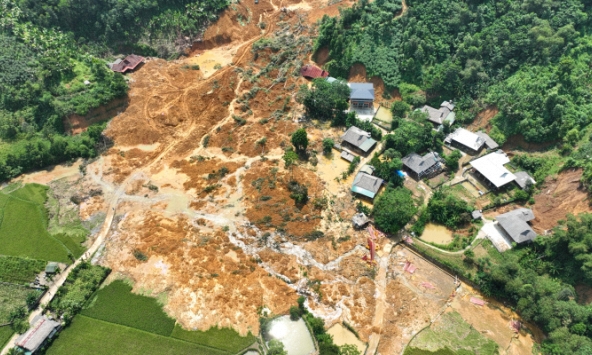 Yên Bái: Nỗ lực tìm kiếm nạn nhân mất tích trong vụ sạt lở đất tại thôn Át Thượng, xã Minh Xuân