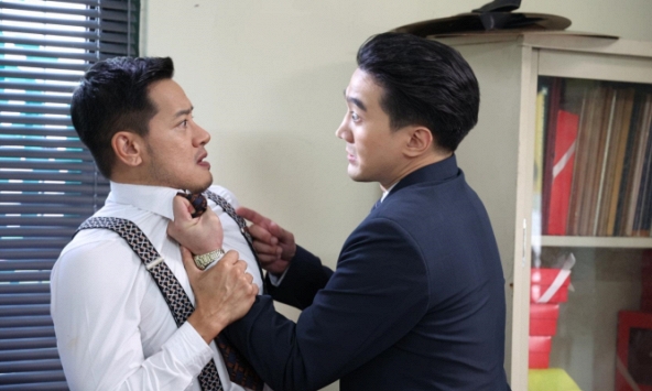 Sau khi bác hàng xóm qua đời, con trai của bác ấy mang sổ đỏ đến đòi nhà, lời giải thích của bố làm chúng tôi ngã ngửa