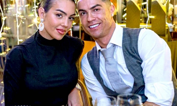 Bạn gái đẹp nhất khi nào, Ronaldo gây sốt với câu trả lời vừa tinh tế vừa tình cảm