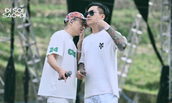 Khung hình lịch sử showbiz Việt: Bộ đôi duyên nợ Duy Mạnh - Tuấn Hưng chạm tay song ca cực tình!