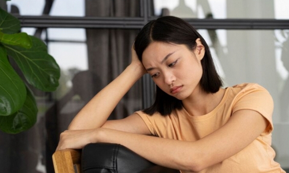 Biết tôi bị vỡ nợ, em dâu liền đem trả món quà sinh nhật tôi mới tặng nhưng thứ bên trong khiến tôi muốn khóc