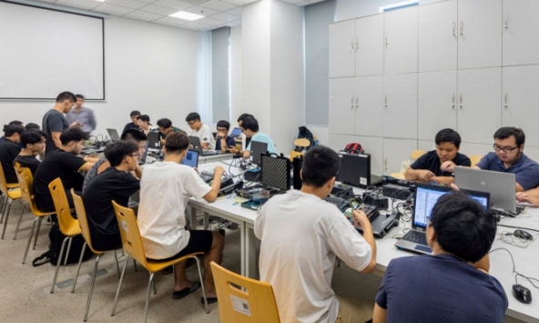 Việt Nam phấn đấu đào tạo 50.000 nhân lực có trình độ từ đại học phục vụ ngành công nghiệp bán dẫn