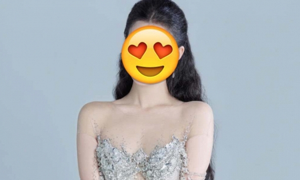 Một Á hậu 'mất tích' nửa năm bỗng dưng xuất hiện: Nhìn bức ảnh chụp lén mà phải khen chuẩn 'người đẹp trí thức'