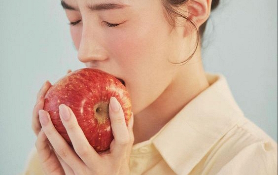 Bụng đói mà ăn 7 loại trái cây này tương đương tự hủy hoại dạ dày, “nhét sỏi” vào trong người