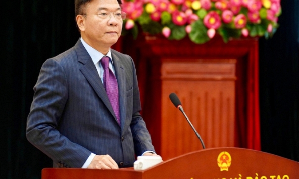 Học tập và làm theo tư tưởng Hồ Chí Minh về đào tạo, phấn đấu trở thành công dân tốt, cán bộ tốt