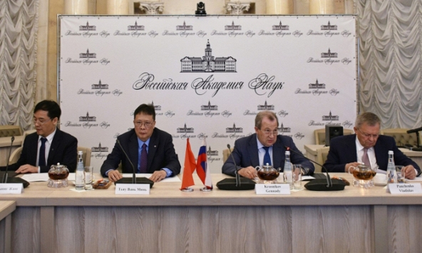 Viện Hàn lâm Khoa học và Công nghệ Việt Nam tăng cường hợp tác quan hệ với các Viện Hàn lâm Khoa học thế giới