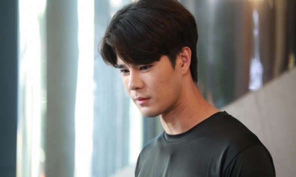 Bố mẹ mừng thọ bác hàng xóm phong bì 10 triệu khiến tôi choáng, biết được bí mật phía sau, tôi hoang mang lo lắng vô cùng