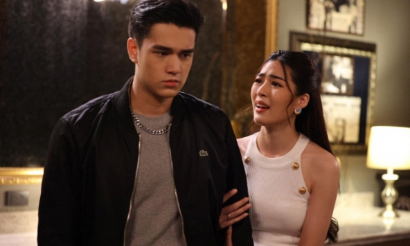 Hàng xóm qua khuyên chúng tôi khoan hãy xây nhà để họ làm trước, chồng tôi bỏ ngoài tai và phải nhận trái đắng