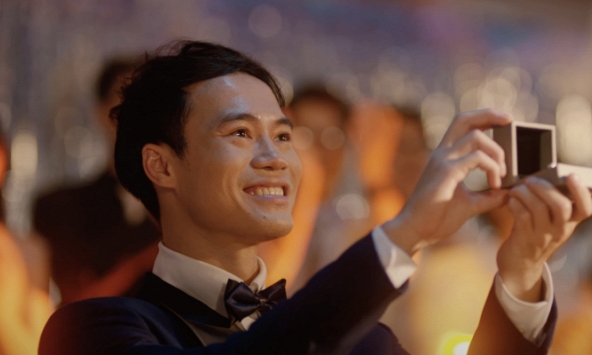 Lộ hình ảnh Văn Toàn quỳ gối cầu hôn, 'chủ tịch' thoát ế rồi sao?