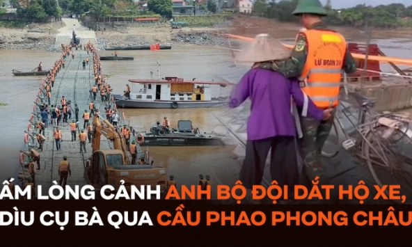 Ấm lòng cảnh anh bộ đội dắt hộ xe đạp, dìu cụ bà qua cầu phao Phong Châu