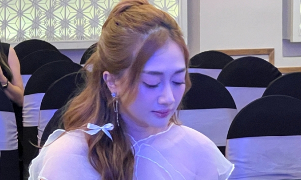 Phương Lan lặng lẽ xuất hiện sau ồn ào của Phan Đạt