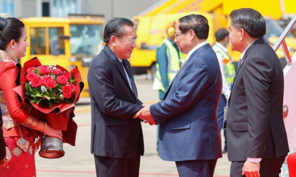 Thủ tướng Phạm Minh Chính tới Vientiane dự Hội nghị Cấp cao ASEAN