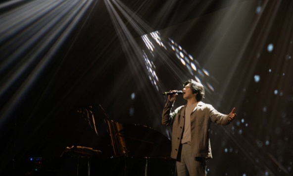 Nam ca sĩ đắt show bậc nhất hiện nay 'khoe khéo' độ giàu có