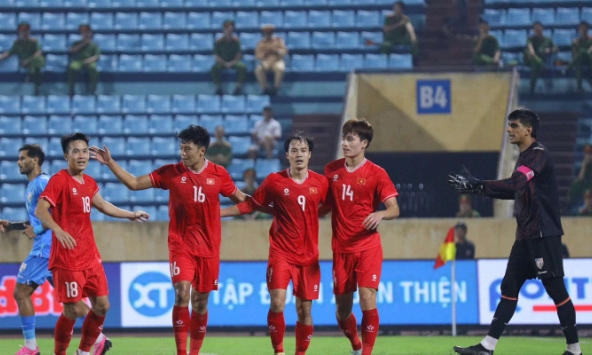 Cầu thủ trị giá 30 tỷ ghi bàn thắng quý giá cho ĐT Việt Nam