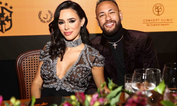 Mỹ nhân “quay xe”, chấp nhận tha thứ để yêu lại từ đầu với cầu thủ đắt giá nhất thế giới Neymar