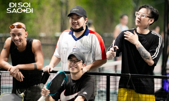 Tổ đội pickleball gồm nhiều nghệ sĩ và KOL/KOC đình đám vui vẻ trên sân