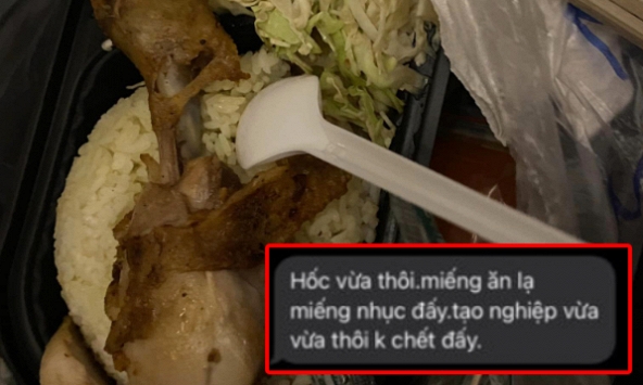Góp ý chất lượng suất cơm gà mua trên mạng, thực khách bị 'khủng bố' tin nhắn khiến dân mạng ngán ngẩm: 'Bán đồ ăn mà như giang hồ vậy?'