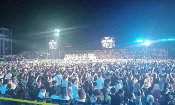 Bài hát 'mới toanh' khép lại ngày thứ 2 concert Anh Trai Say Hi 