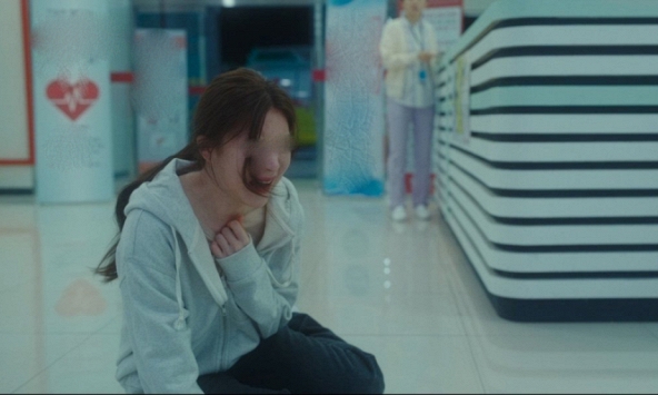 Cố 3 năm vẫn không có con, người vợ trẻ hoảng hốt khi bác sĩ gọi chồng mình là “cô ấy”