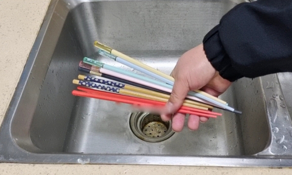 Khuyên chân thành: 5 loại đũa nếu có trong nhà phải vứt bỏ ngay, còn dùng là còn tự ăn “thuốc độc”