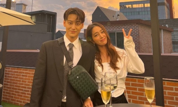 Bộ đôi 'Vườn sao băng' hội ngộ sau 13 năm gây bão, Kim Bum có cử chỉ cực đặc biệt