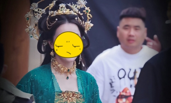 Nữ thần sắc đẹp Tân Cương bị chê khắp MXH vì tạo hình già thêm 10 tuổi, netizen nài nỉ 'tránh xa cổ trang giùm'