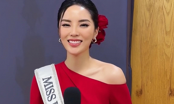 Kỳ Duyên trong ngày nhập cuộc Miss Universe 2024: Giao lưu bằng tiếng Anh với truyền thông, diện mạo có còn đơ như ảnh profile?