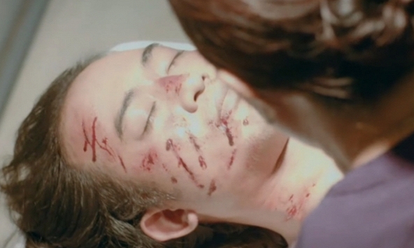 'Độc đạo' tập 28: Hồng bị Phùng sát hại, Dũng Kính có 'chồng yêu'?