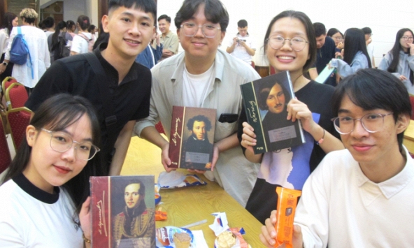 Triển lãm tưởng nhớ N.V Gogol và M.Y Lermontov - hai trụ cột vĩ đại của văn học Nga