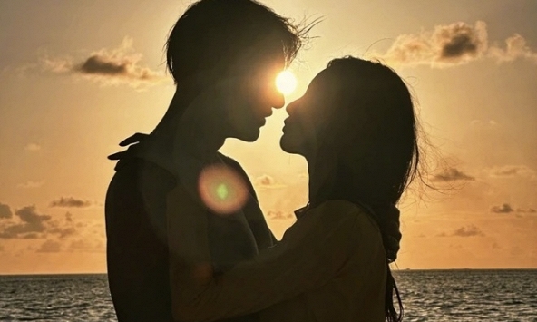 Chủ tịch showbiz 'tố' nàng thơ gen Z 'tác động vật lý', chuyện gì đã xảy ra?