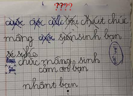 Viết câu chúc mừng sinh nhật bạn mãi vẫn sai chính tả, bé gái TP.HCM ghi 2 chữ khiến mẹ cười đau bụng
