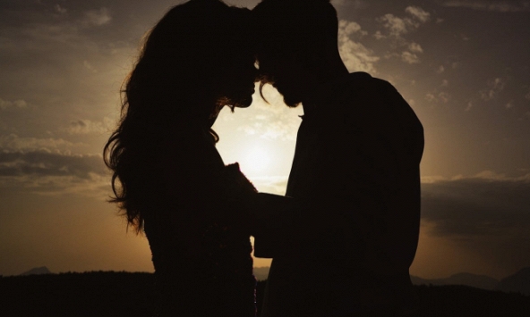 Cặp đôi phim giả tình thật bị ghét nhất showbiz vẫn lén lút hẹn hò, nhà gái đã kém sắc còn dính phốt thái độ