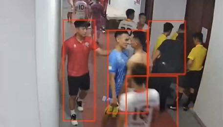 VPF xác định cầu thủ gây hấn vụ đánh nhau đổ máu trên sân Thống Nhất, hai cầu thủ đối diện án phạt nặng