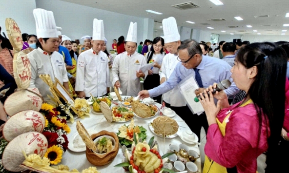 Xác lập Kỷ lục Việt Nam với 102 món ăn từ tàu hũ ky