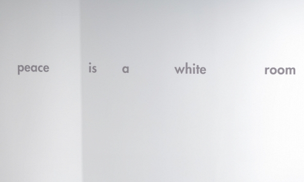 Mở xưởng “peace is a white room,': Hành trình tự vấn của đức tin