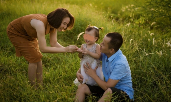 Hạnh phúc làm mẹ của cô giáo tiểu học