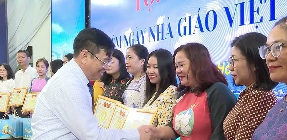 Những nữ trí thức tận tậm với sự nghiệp giáo dục