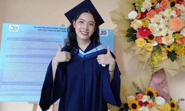 Nữ thủ khoa kép có 'một không hai' của Trường Đại học Quốc tế.