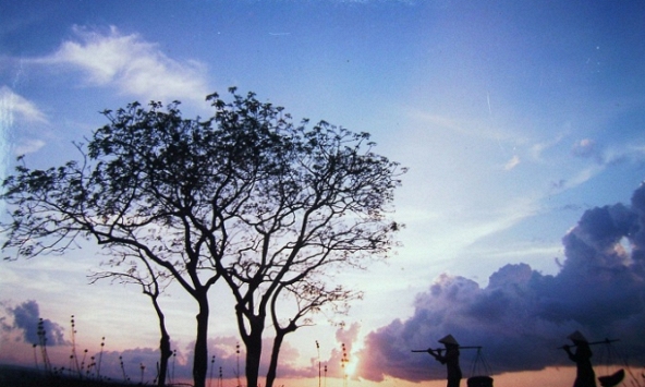 Phụ nữ và những gánh nặng cuối năm