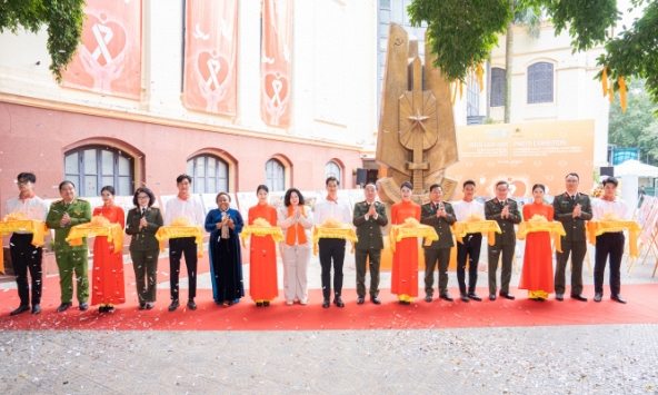 Triển lãm ảnh tuyên truyền pháp luật vì bình đẳng giới